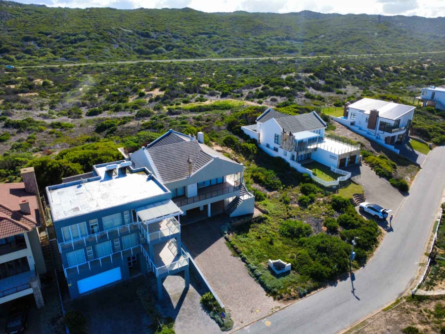 6 Bedroom Property for Sale in Stilbaai Oos Western Cape